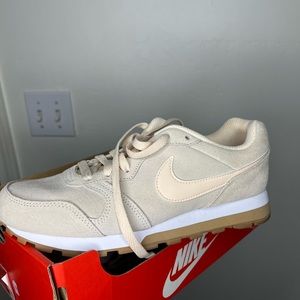 Womens Nike MD Runner 2 SE